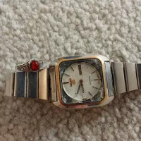 ساعت نیاز به تعمیر