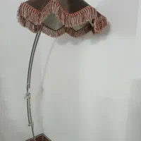 آباژور بزرگ ایستاده