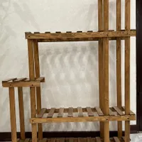 استند چوبی