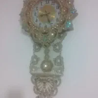 دوعدد ساعت دیواری