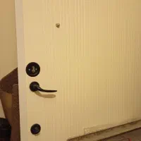 در ضد سرقت رنگ سفید بدون کم فلز