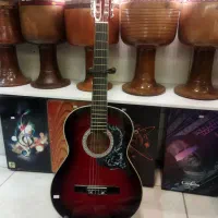 گیتار3/4مسترورک گالری موسیقی آرتیاپاساژشهرسبز