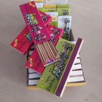 کبریت تولد با چوبهای ده سانتی رنگی