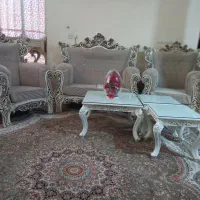 بسیار تمیز و با کیفیت هستن همراه میزو عسلی