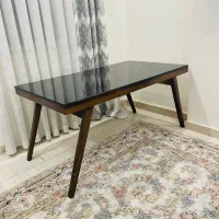 میز ناهار خوری بدون صندلی در حد صفر