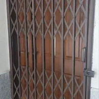 درب آکاردئونی سالم و محکم بدون زنگ زدگی