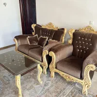 مبل ۱۱نفره همراه با دوتا میز جلومبلی و ۲سرویس عسلی