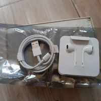 هندزفری و کابل شارژ سر جعبه اپل