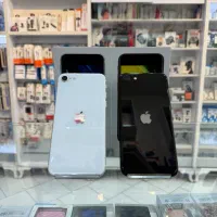 ایفون se2020در حد نو واقعی