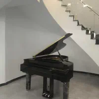 پیانو گرند طرح آکوستیک