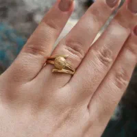 انگشتر ۱۰۰ بالاخام