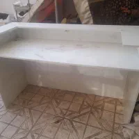 یک میز کار چوبی محکم باری مغازه یافروشگاه