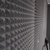 تعدادی پنل آکوستیک هرمی ضد اکسید شدن و تغییر رنگ