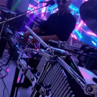 حرفه ای ترین و مناسبترین پکیج جشن با دیجی مهیار DJ