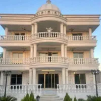 ۳خواب .سالن بزرگ .نورگیر جنوبی