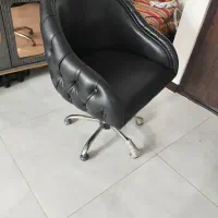 صندلی چرخ دار چرم اصل