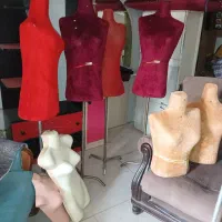 تعدادی مانکن ایستاده و نیم تنه و چندعدد ورقه ای|فروشگاه و مغازه|خرمآباد, |دیوار