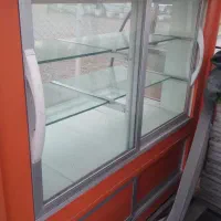 ویترینی خشک نما شیشه خم