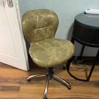 صندلی تابوره و کوپ و میز ناخن|آرایشگاه و سالنهای زیبایی|تهران, قیطریه|دیوار