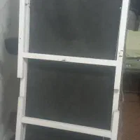 تخت آرایشگاه نو|آرایشگاه و سالنهای زیبایی|یزد, |دیوار