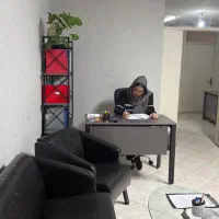 استخدام منشی و کارشناس شرکت