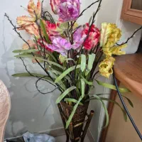 سه دسته گل مصنوعی خارجی با گلدان چوی