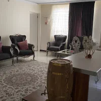 مبلمان۷ نفره و  میز ناهار خوری ۶ نفره.