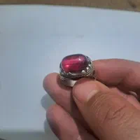 انگشتر خوشگل یاقوت.