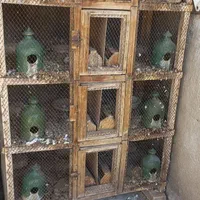 قفس ۴ طبقه ۸ خانه