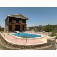 یک-آپارتمان-80متری-ویک-باغ-ویلای-1400متری