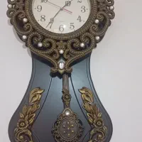 ساعت دیواری در حد نو