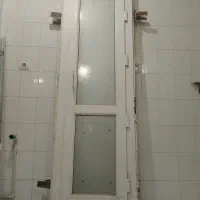 یک عدد درب یو پی وی سی فروشی