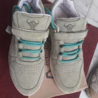 کفش  قیمت ۴۰۰