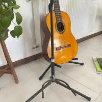 پایه گیتار در حد نو