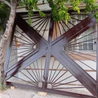 درب حیاطی  یا پارکینگ