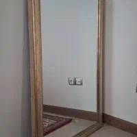 آینه قدی با قاب شکیل و زیبای بژ