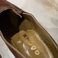 مجلسی مردانه|کیف، کفش، کمربند|اصفهان, باغ نگاره|دیوار