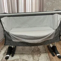 تخت کنار مادر