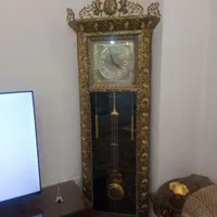 ویترین وساعت برنجی سالم ونو