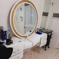 میز آیینه و میز کنسول|آرایشگاه و سالن‌های زیبایی|تهران, خواجه نظام الملک|دیوار