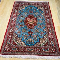 قالیچه قم اعلا و نفیس زمینه ابی
