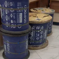 نیازمند شاگرد در مغازه الکتریکی