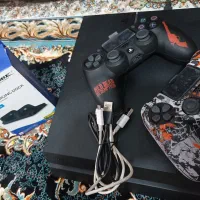 کنسول ps4 درحد 2دسته و پایه شارژر