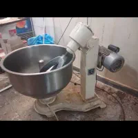 خمیر گیر وپاتیل سه‌پایه