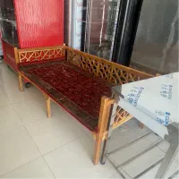 ۳عدد تخت روس و‌قالیچه