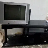 تلویزیون و میز تلویزیون