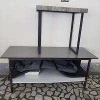 میز کار و کامپیوتر