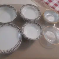 سرویس چینی تعداد۴ خورشت ۴ برنج ۱ کاسه خورشت و۵عدد