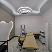 استخدام اپراتور لیزر و دستیار دکتر خانم
