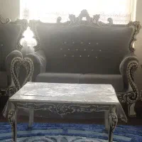 مبل راحتی سلطنتی تاجدار تاج دار